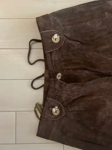 브라운 스웨이드 팬츠 버튼 포함