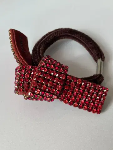 아카 오드리 드레스 포니