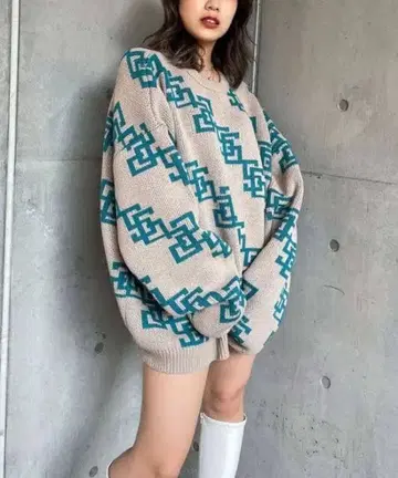 스파이럴걸 빅 로고 자카드 니트