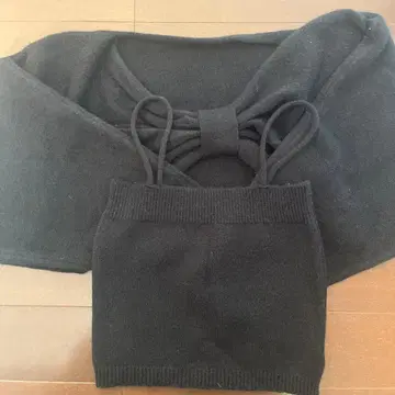 리본 포함 블랙 니트 이너 포함