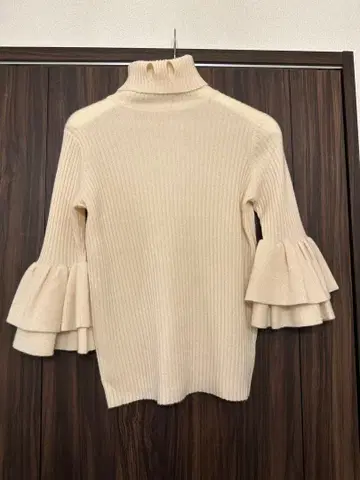 [새상품급] 시마리 cccmalie 캐시미어 프릴 소매 니트 에크루