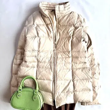 새상품급 띠어리 숏 다운 자켓 4 / L 상당 베이지