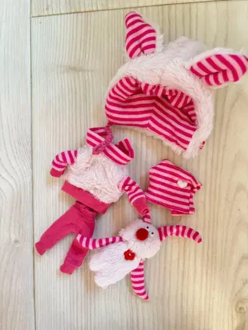 미니 브라이스 아웃핏 핑크 보더 모자, 봉제 인형 포함