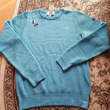 스카이블루 리브 스웨터 골프 엠블럼 포함