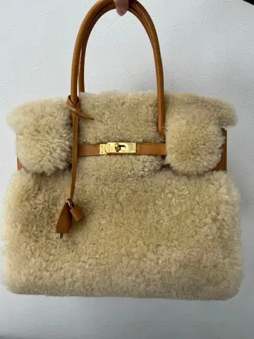 [ 새상품급 ] 리얼 무스탕 가죽 핸드백