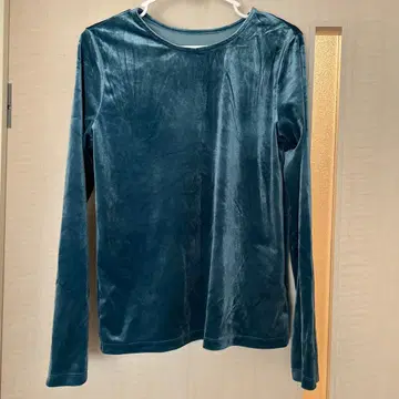 다크 그린 벨벳 긴팔 T셔츠