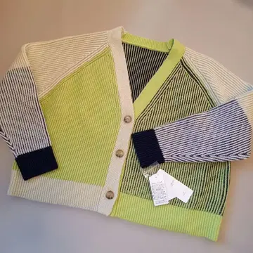 미사용 새상품 여성용 숏 기장 가디건 울 혼방