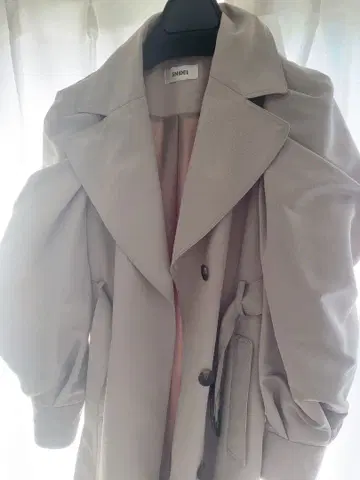 새상품 snidel 스나이델 벌룬 슬리브 트렌치코트