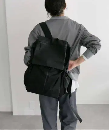 이아파피요네 가죽 콤비 라이트 백팩 블랙