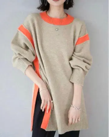 Lumier 사이드 슬릿 배색 니트 풀오버