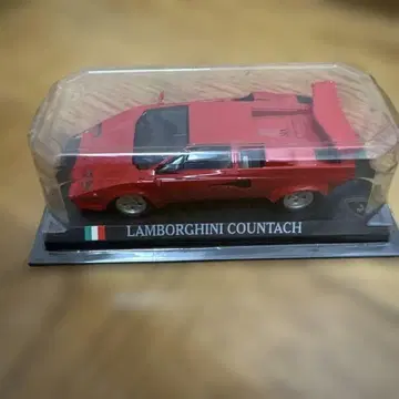 미니카 람보르기니 카운타크