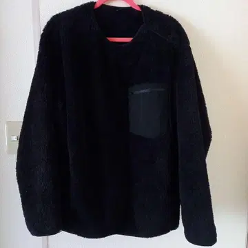 UNIQLO 블랙 플리스 트레이너 포켓 부착