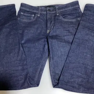 유니클로 다크 블루 스트레이트 스트레치 데님 팬츠