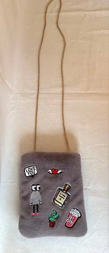 스팽글 자수 그레이 복슬복슬 숄더백 체인