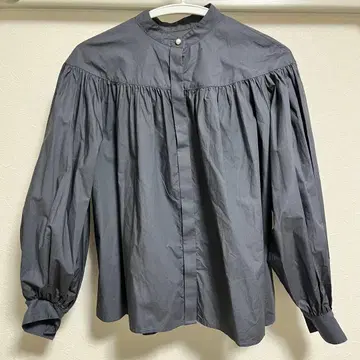 그레이 벌룬 슬리브 셔츠