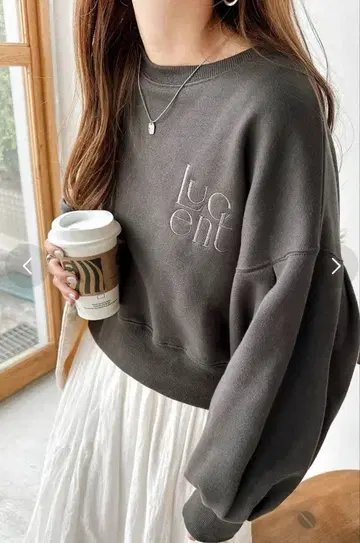 앤도미 andMe 미사용 새상품 로고 자수 속기모 맨투맨 볼륨 소매