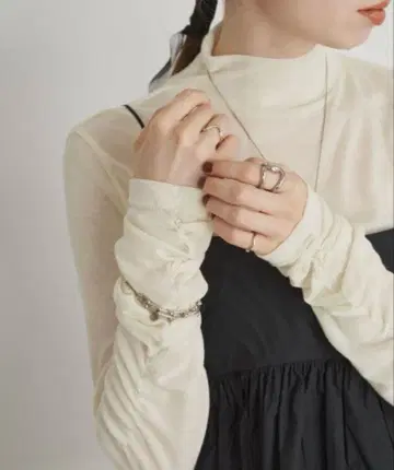 hinari 개더 하이넥 시어 탑 아이보리