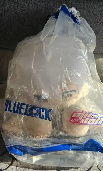 블루 록 나기 세이시로 앉은 봉제 인형