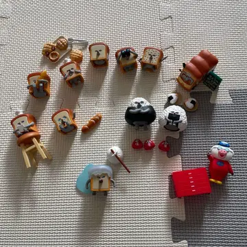 빵 도둑 피규어 컬렉션