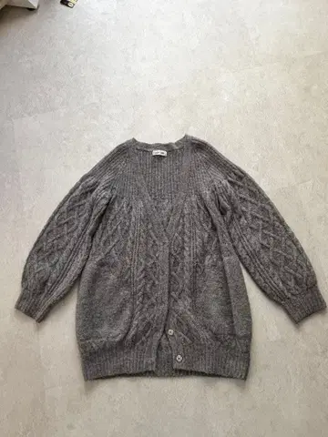 iliann loeb 그레이 케이블 짜임 가디건