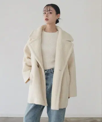 Lian 테일러드 보아 코트