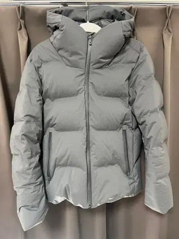 UNIQLO 심리스 다운 후드티 다운 자켓 라이트 그레이 XS