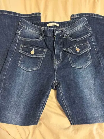 누구 나비 다크 블루 플레어 데님