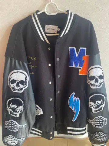 Black air 스컬 자수 바시티 자켓