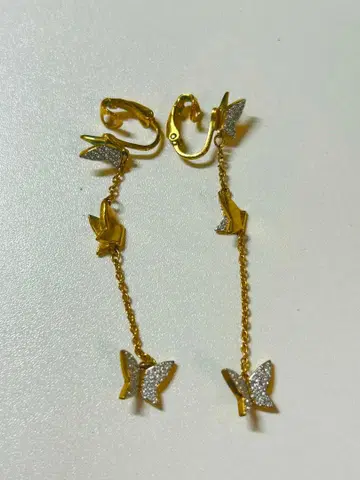 SWAROVSKI 스와로브스키 귀찌 나비 모티브