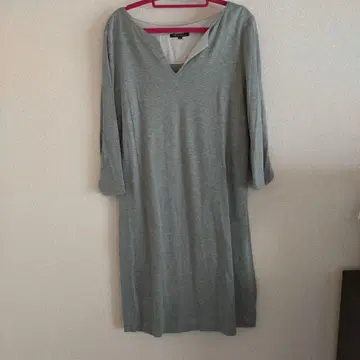 23구 그레이 V넥 7부 소매 원피스 44