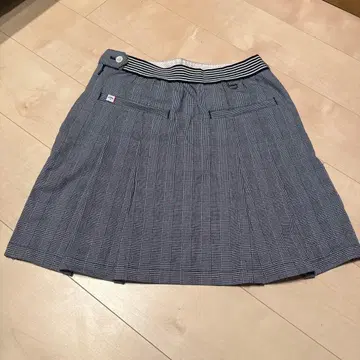 캘러웨이 체크 무늬 플리츠 스커트 M 사이즈