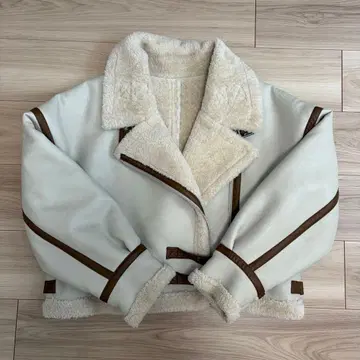 무루아 MURUA 무스탕 코트