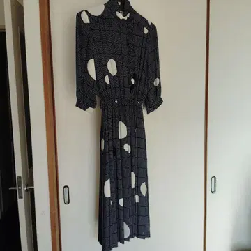 ST.HONORE 네이비 도트 무늬 원피스 9호 사이즈