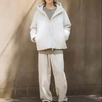 퍼프 테크 볼륨 후드티 내추럴 화이트