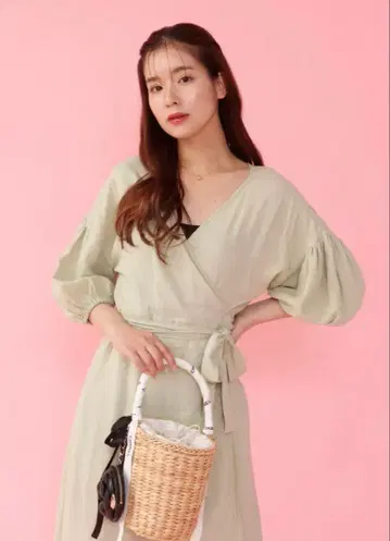 메종 마블 라이트 그린 랩 스타일 린넨 원피스