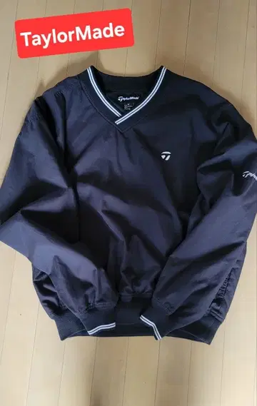 TaylorMade 블랙 V넥 자켓 M