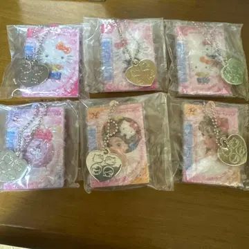 오샤레 마녀 러브and베리 헬로키티 콜라보 참 세트