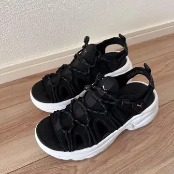 PUMA 블랙 스포츠 샌들