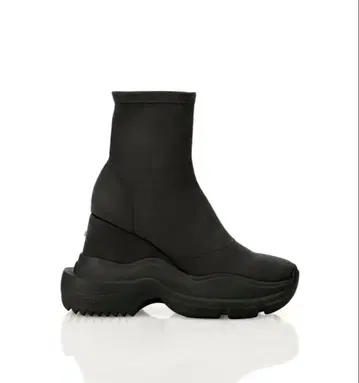 YELLO DOUBLE BLACK SNEAKER SHORT BOOTS