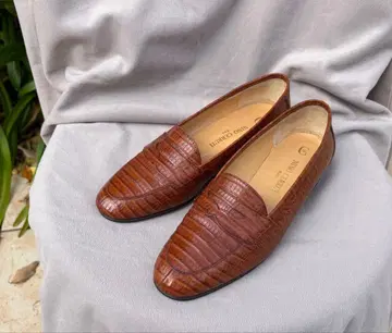 NINO CERRUTI 니노셀루티 펌프스 엠보 사이즈 35(22.5)