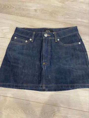 APC 다크 데님 타이트 스커트