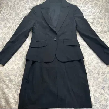 블랙 스트라이프 스커트 수트 38/40