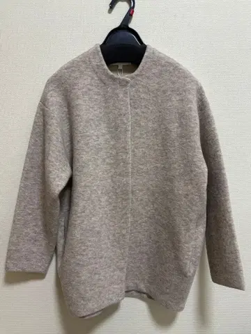 택 포함 새상품 자유구 S 부클레 니트 아우터 베이지 32 사이즈