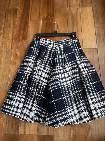 Jill Stuast 사이즈 2 새상품 미사용 트위드 스커트