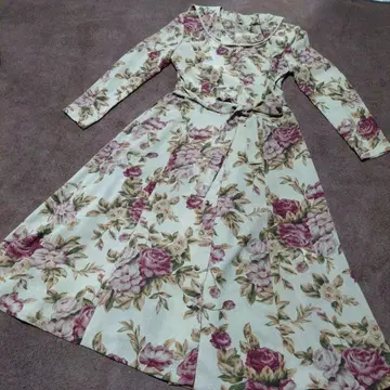 꽃무늬 긴팔 롱 원피스 벨트 포함 로즈 원피스 어깨 패드 포함