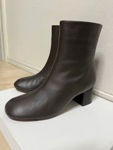 새상품 Adam et Rope 브라운 가죽 숏부츠 23.5cm