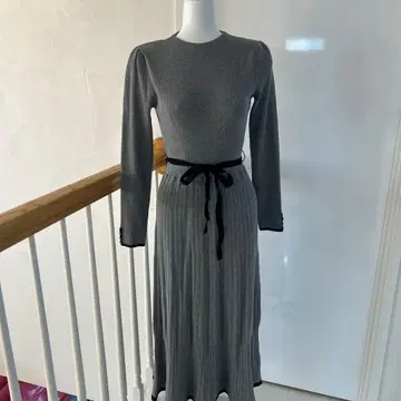 미슈마슈 그레이 리브 니트 긴팔 원피스