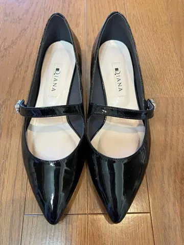 Diana 블랙 플랫슈즈 23cm