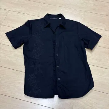 MAJUN 블랙 자수 반팔 셔츠 S