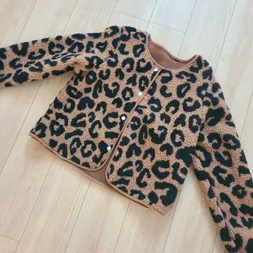 레오파드 무늬 보아 자켓